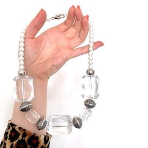 Bold & classy faux pearl and chunky stone necklace